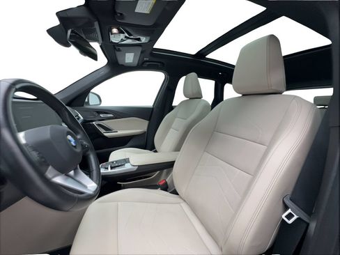 Used 2025 BMW X1 xDrive28i AWD/4WD image 19