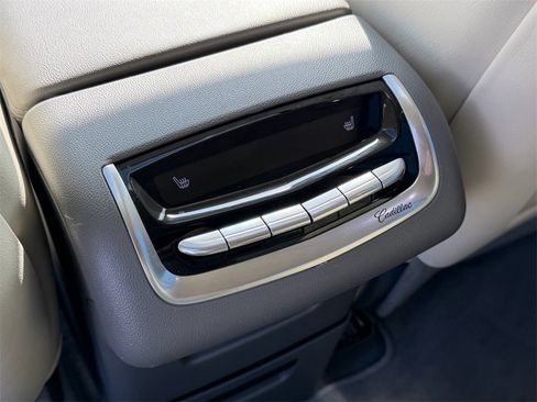 Used 2023 Cadillac XT6 Premium Luxury image 11