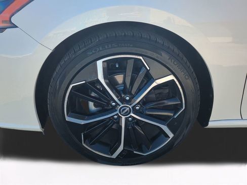 Used 2024 Nissan Altima 2.5 SR image 11