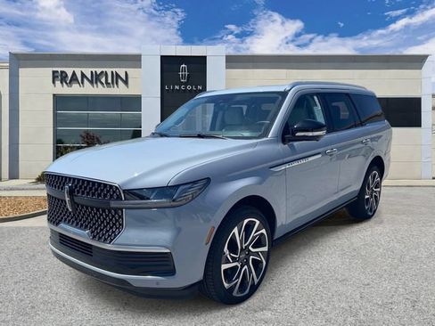 New 2026 Lincoln Navigator Reserve AWD/4WD image 3