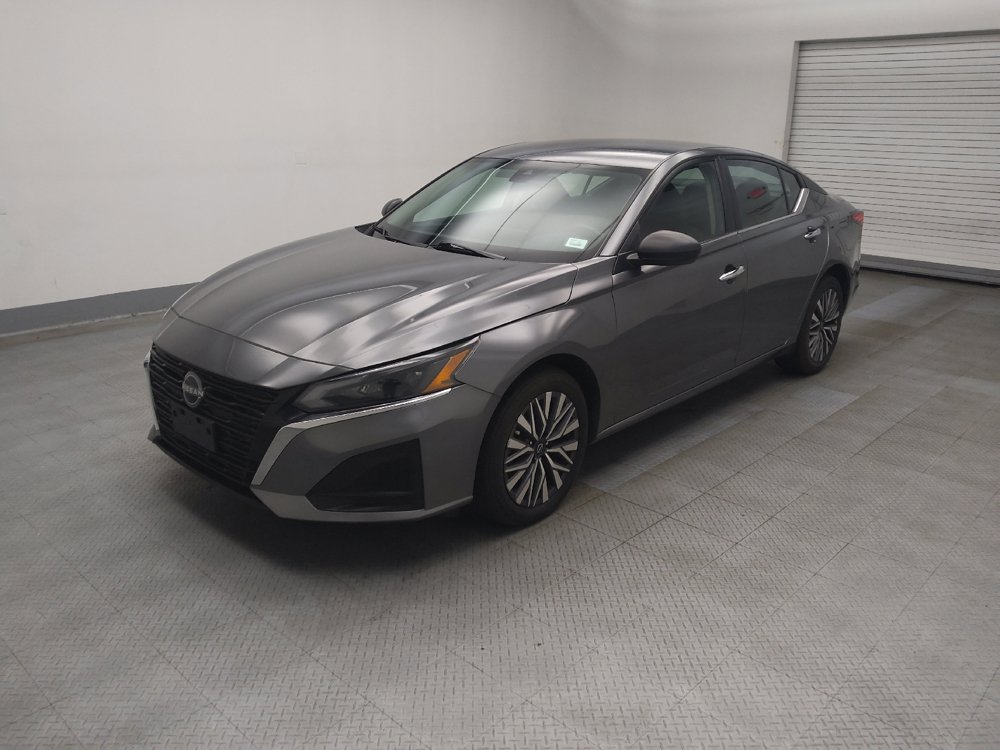 Used 2024 Nissan Altima 2.5 SV AWD/4WD image 2