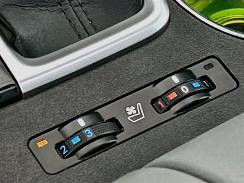 Used 2016 Toyota Highlander Limited Platinum FWD image 18