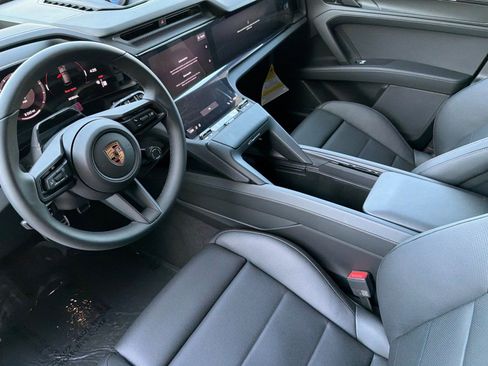 Used 2026 Porsche Cayenne Electric AWD/4WD image 4