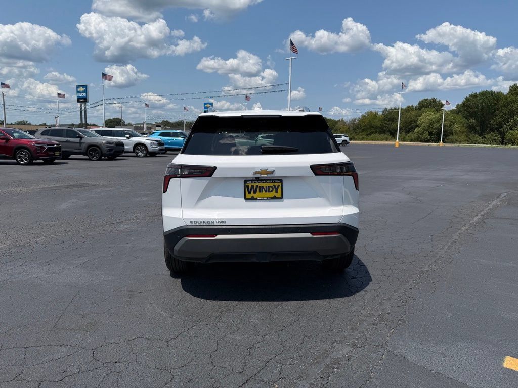 Used 2025 Chevrolet Equinox LT w/ Convenience Package II AWD/4WD image 3