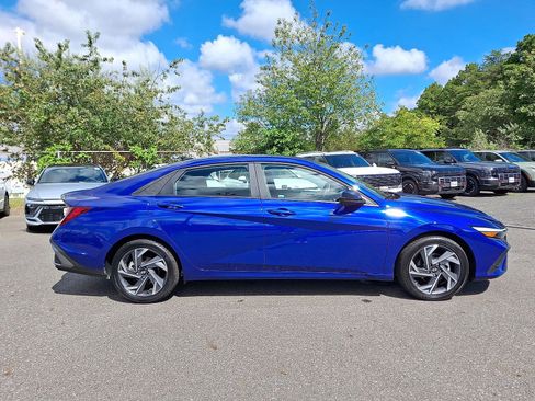 New 2025 Hyundai Elantra Sport w/ Cargo Package image 31