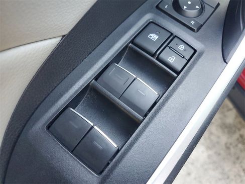 Used 2022 Toyota RAV4 XLE image 20