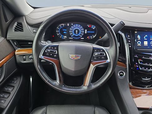 Used 2016 Cadillac Escalade ESV Luxury RWD image 14