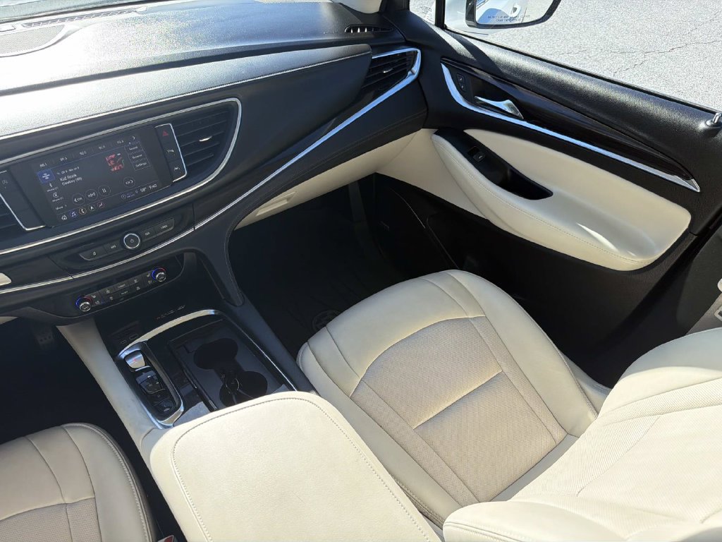 Used 2024 Buick Enclave Premium FWD image 17