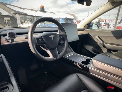 Used 2021 Tesla Model Y Long Range image 14