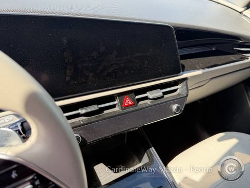 Used 2023 Kia Niro Wind FWD image 12