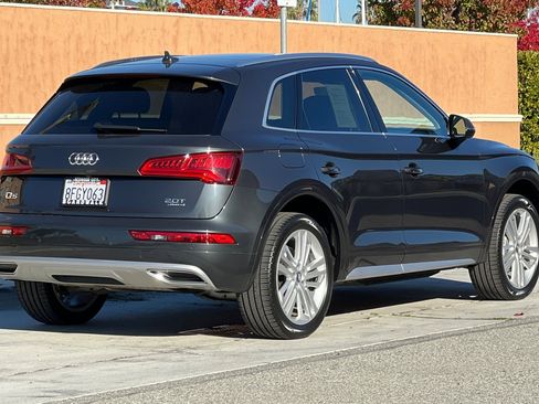 Used 2018 Audi Q5 Prestige w/ Prestige Package image 4