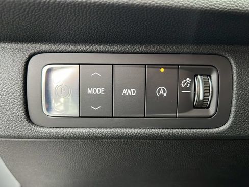 Used 2025 Chevrolet Traverse LT w/ Driver Confidence Package AWD/4WD image 25