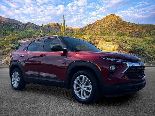 Used 2025 Chevrolet TrailBlazer LS w/ LS Confidence Package FWD image 2