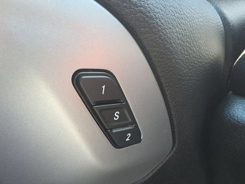 Used 2020 Chrysler Pacifica Touring-L w/ Advanced Safetytec Group FWD image 20