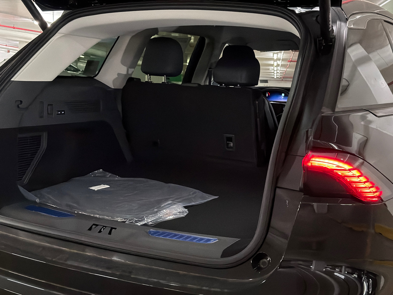 New 2026 Lincoln Nautilus Premier AWD/4WD image 8