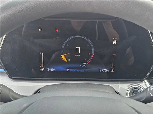 Used 2025 Chevrolet Trax LT image 10