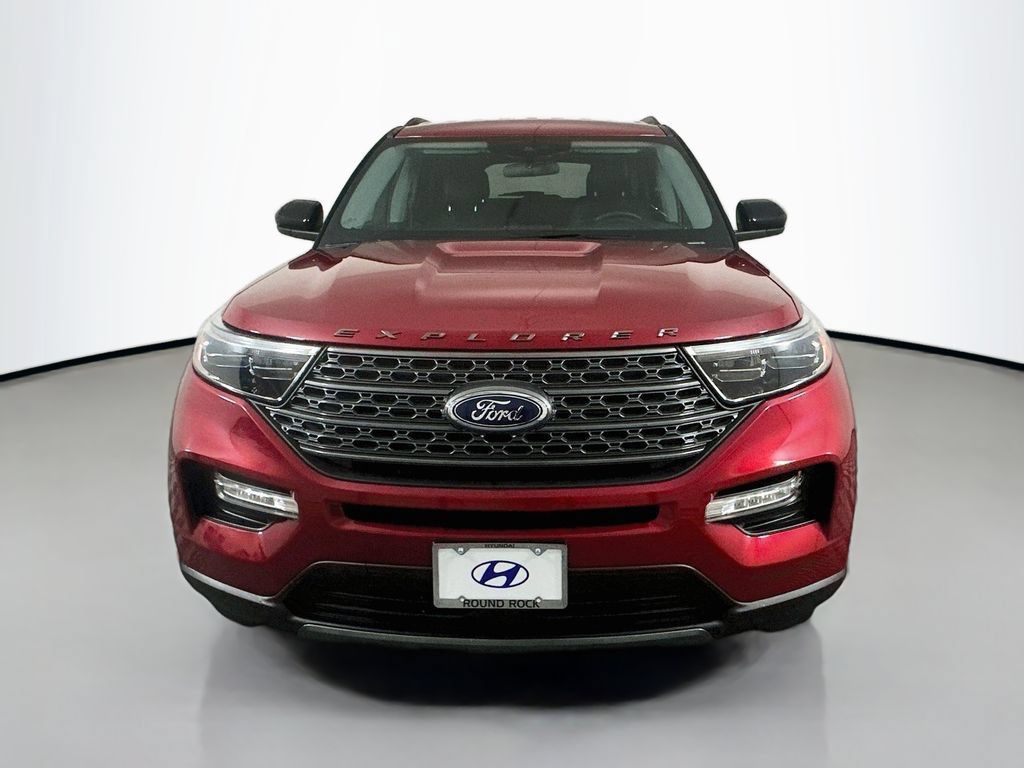 Used 2023 Ford Explorer XLT w/ Equipment Group 202A RWD image 2