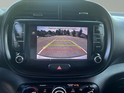 Certified 2023 Kia Soul LX w/ LX Technology Package FWD image 13