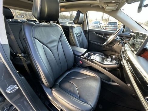 Used 2023 Lincoln Nautilus Reserve w/ Luxury Package image 25