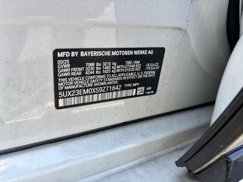 Certified 2025 BMW X7 xDrive40i w/ M Sport Package AWD/4WD image 37