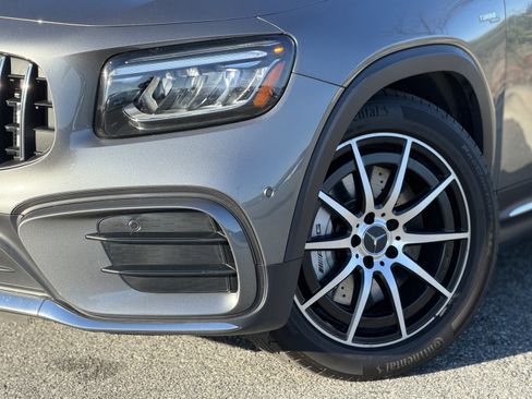 Used 2025 Mercedes-Benz GLB 35 AMG 4MATIC image 4