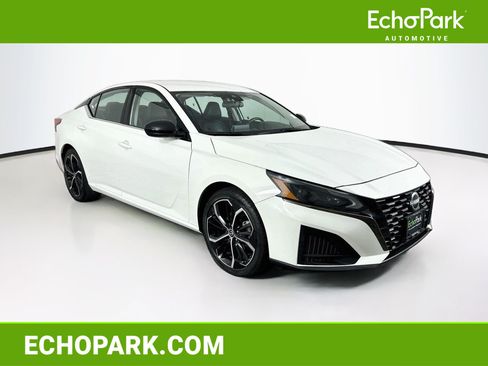 Used 2024 Nissan Altima 2.5 SR FWD image 1