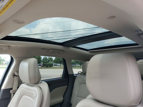 Certified 2020 Lincoln Corsair AWD w/ Premium Package image 11