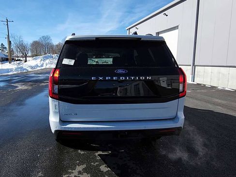 New 2026 Ford Expedition Active image 7