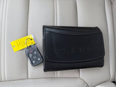 Used 2020 GMC Yukon Denali image 23