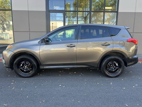 Used 2015 Toyota RAV4 LE FWD image 6
