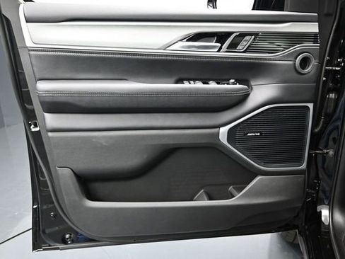 New 2026 Jeep Grand Wagoneer L 4WD image 18