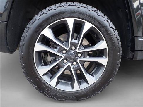 Used 2022 Jeep Grand Cherokee L Overland w/ Luxury Tech Group IV AWD/4WD image 7
