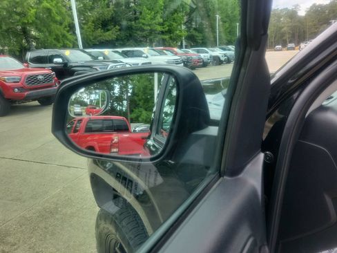 Used 2023 Toyota Tacoma SR AWD/4WD image 11