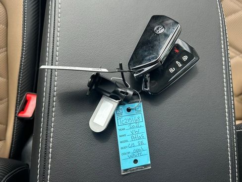 New 2026 Volkswagen Atlas Cross Sport SE image 61