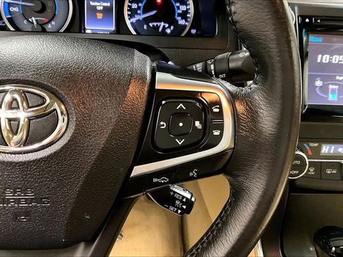 Used 2017 Toyota Camry XLE image 24