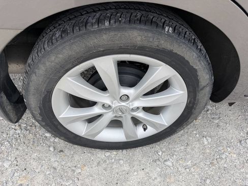 Used 2015 Nissan Versa FWD image 11