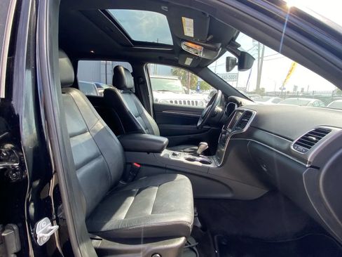 Used 2018 Jeep Grand Cherokee Limited AWD/4WD image 14