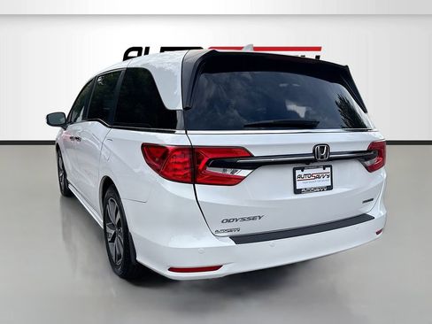 Used 2023 Honda Odyssey Touring image 5