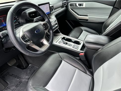 Certified 2023 Ford Explorer XLT w/ Equipment Group 202A image 9