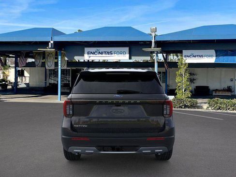 New 2026 Ford Explorer Active w/ Active Comfort Package image 5