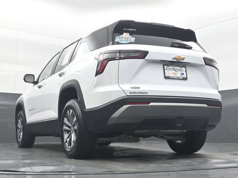 Used 2025 Chevrolet Equinox LT FWD image 25