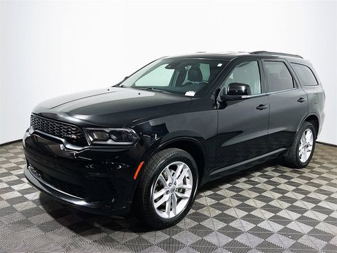Used 2023 Dodge Durango GT image 4