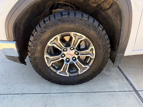 Used 2024 GMC Sierra 1500 SLE image 27