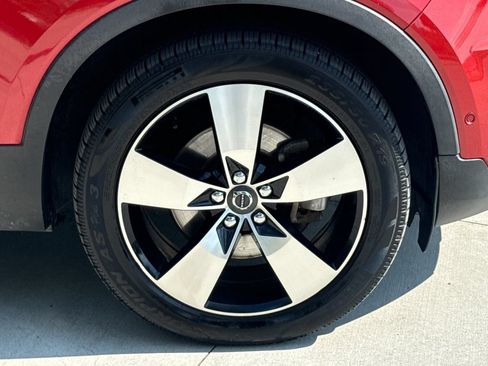 Used 2019 Volvo XC40 T4 Momentum FWD image 11