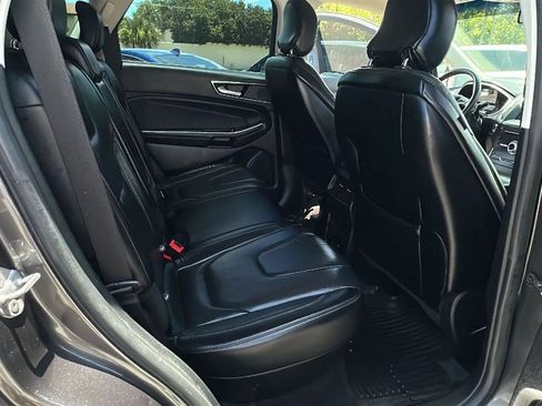 Used 2019 Ford Edge Titanium FWD image 33