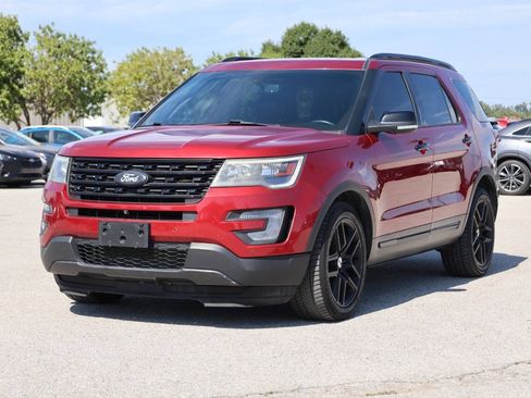 Used 2017 Ford Explorer Sport w/ Equipment Group 401A AWD/4WD image 6