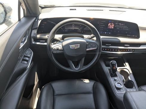 Used 2025 Cadillac XT4 Premium Luxury FWD image 28