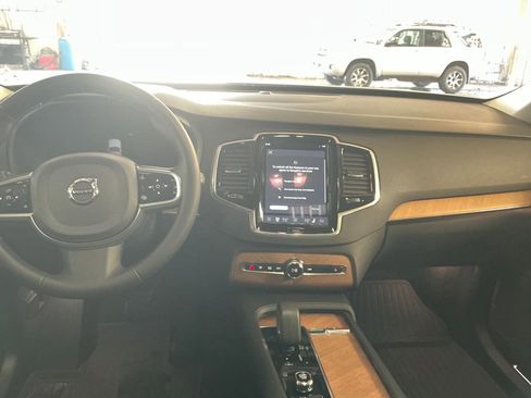 Used 2023 Volvo XC90 B5 Plus w/ Protection Package AWD/4WD image 18
