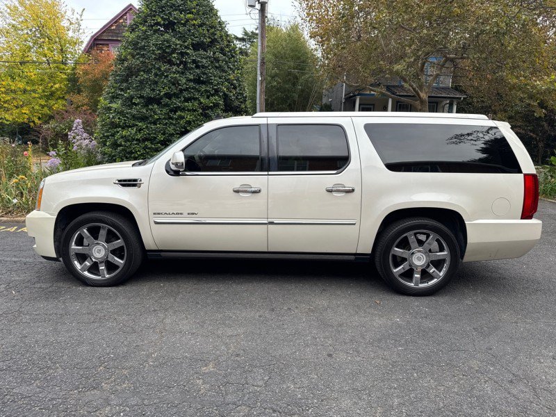 Used 2014 Cadillac Escalade ESV Platinum AWD/4WD image 8