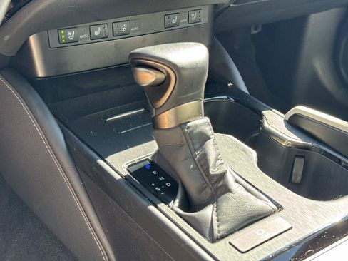 Certified 2025 Lexus ES 350 w/ Premium Package FWD image 34